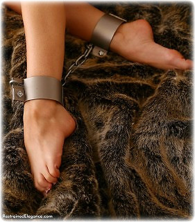 Bondage photo pic picture Jasmine Sinclair barefoot, shackles, leg irons, chains, metal bondage, collar, nude